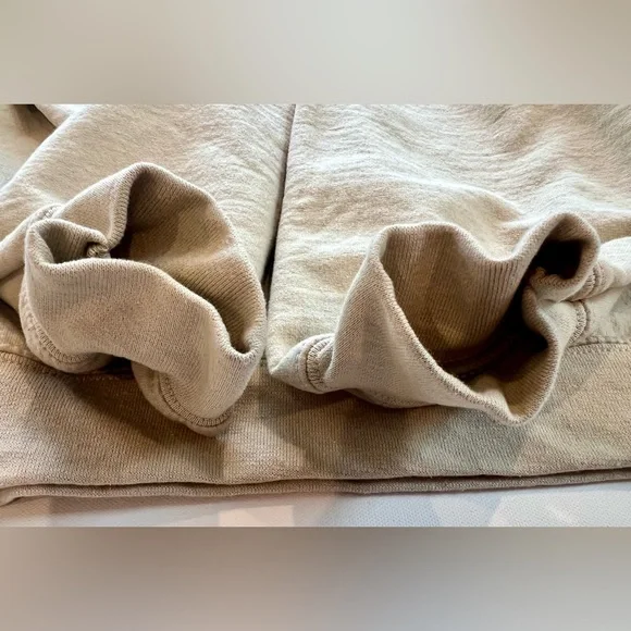 Taylor Swift 1989 Sweatshirt Tan Cream - Picture 6 of 8